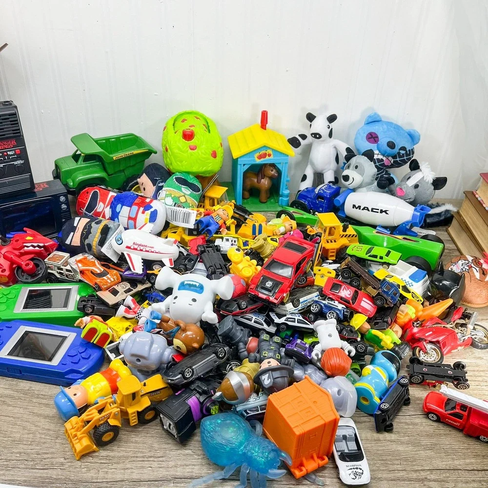 Huge Toy Lot Boy toys CAT John Deere Hot Wheels Figures Diecast Cars Mixed Bulk